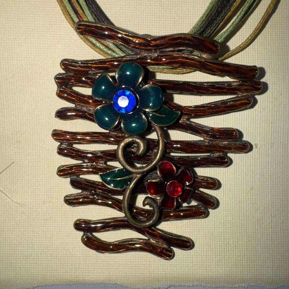 Multicoloured beaded necklace with flower